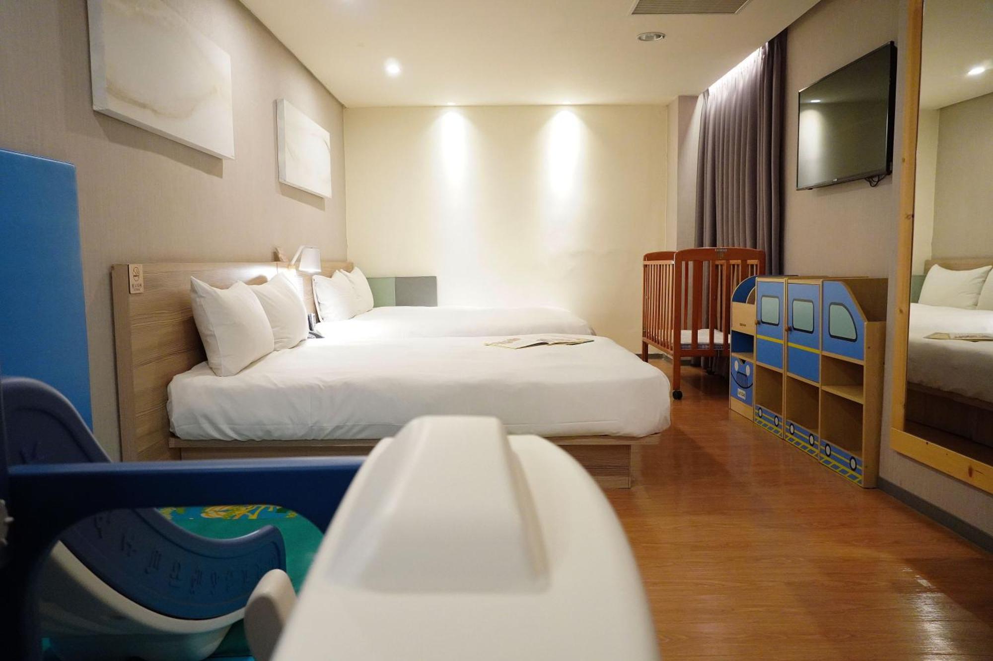 Smile 73 Hotel Taizhong Zewnętrze zdjęcie