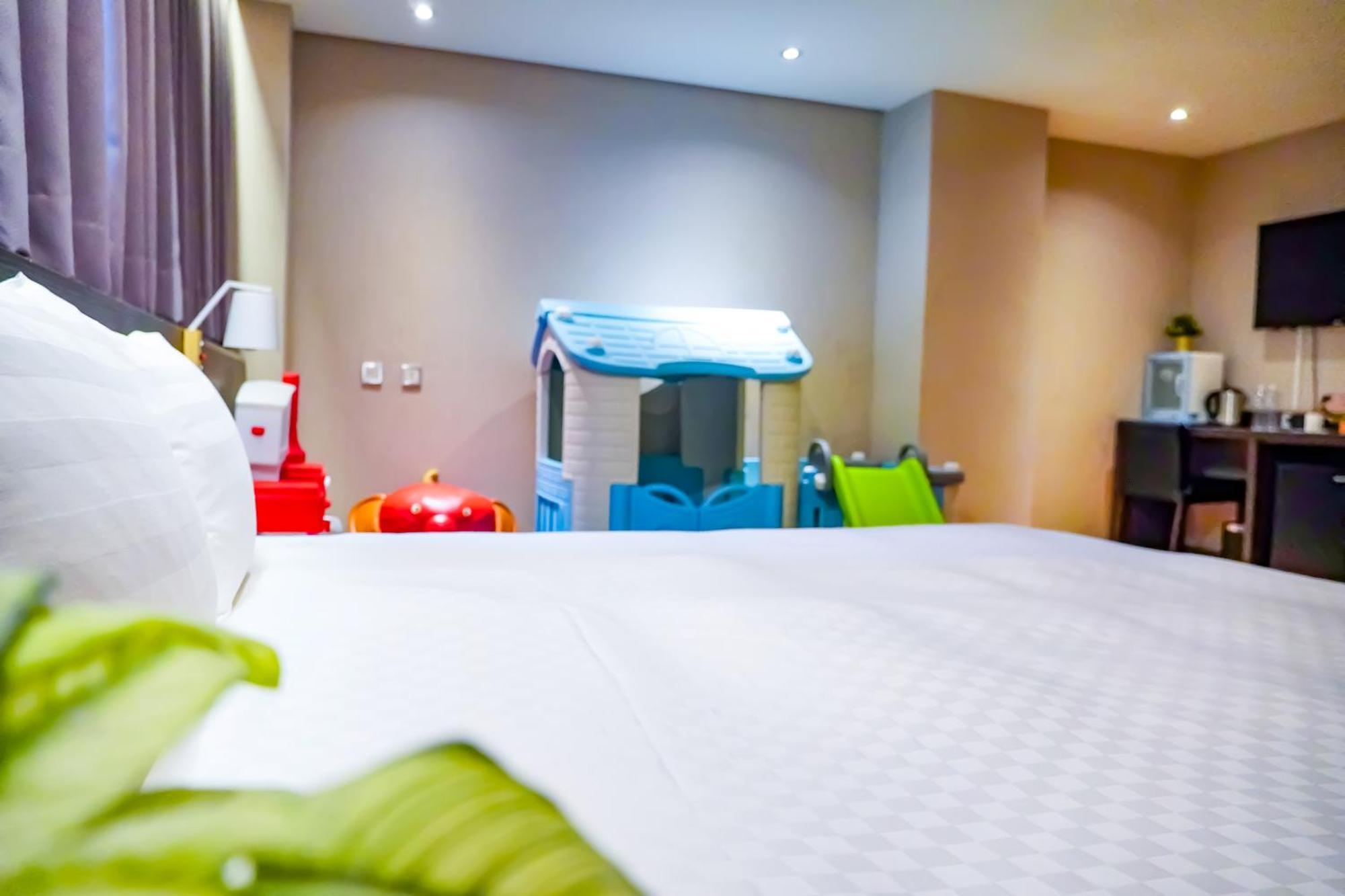 Smile 73 Hotel Taizhong Zewnętrze zdjęcie
