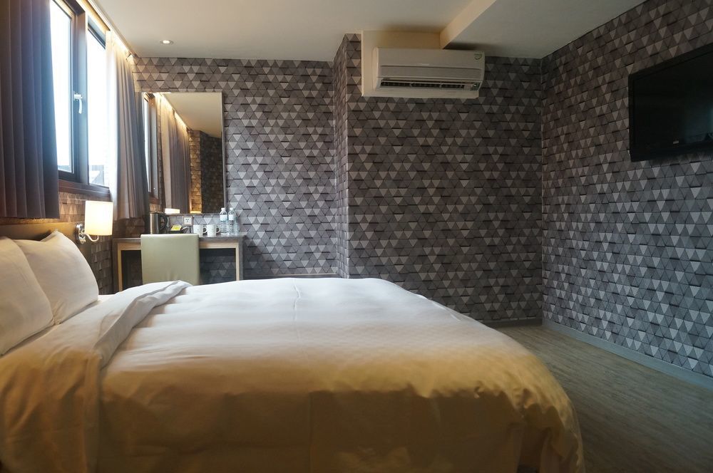 Smile 73 Hotel Taizhong Zewnętrze zdjęcie