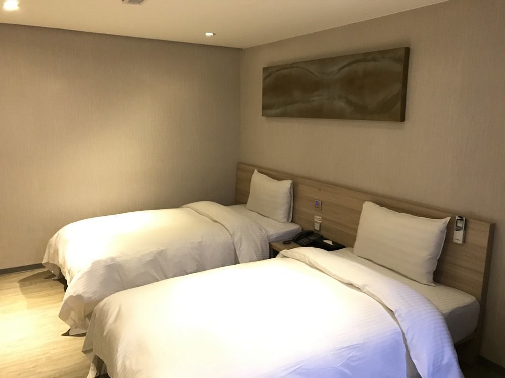 Smile 73 Hotel Taizhong Zewnętrze zdjęcie